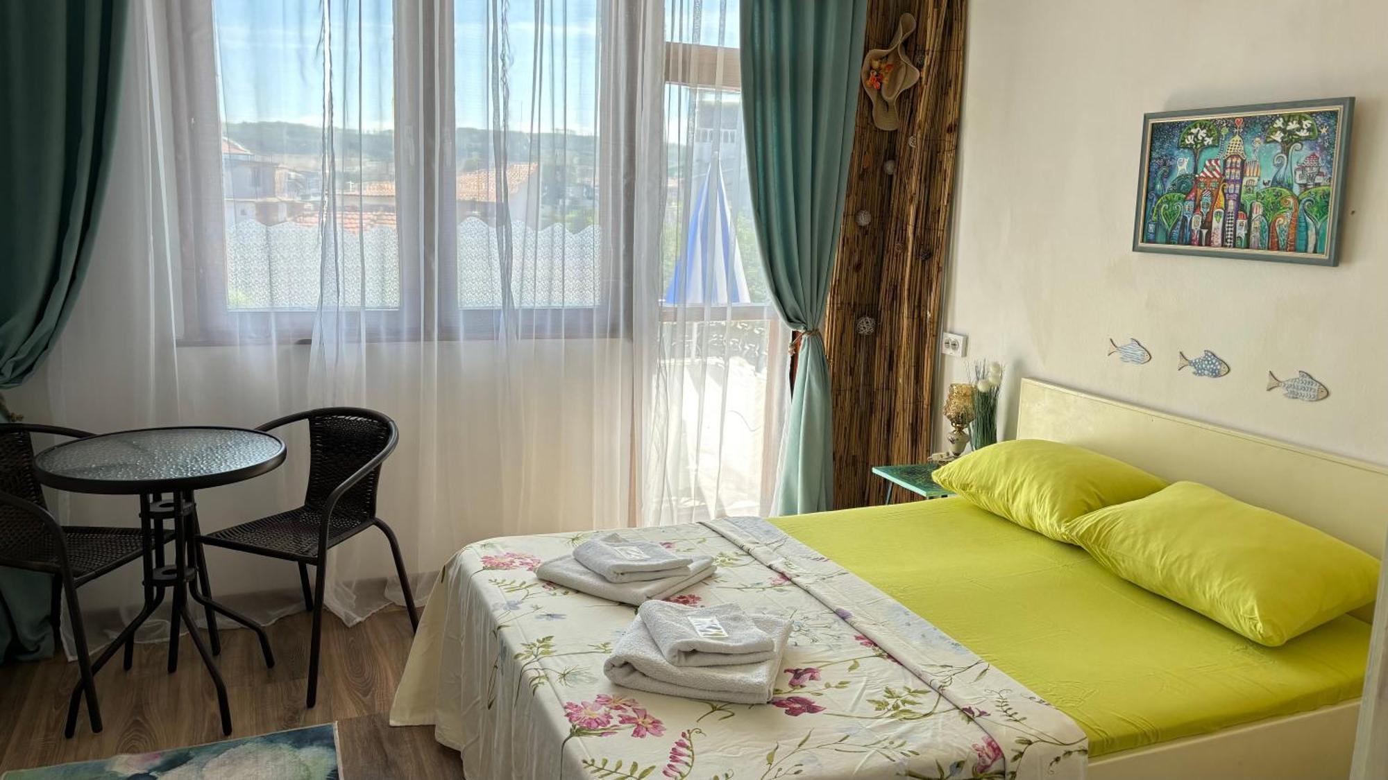 Guest House Hei Taka Szozopol Kültér fotó