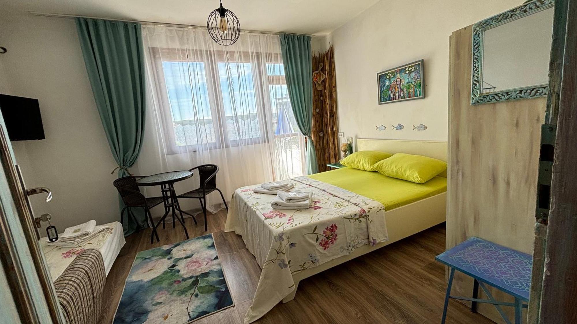 Guest House Hei Taka Szozopol Kültér fotó